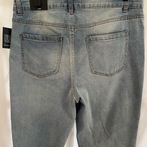 NWT Baccini Capri Jeans, size 10.